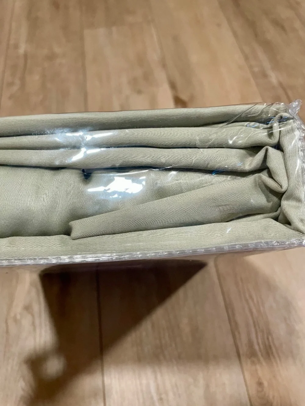 Darsee & David's 300 Thread Count Cotton Sateen Sheet Set Queen Size Sage Green